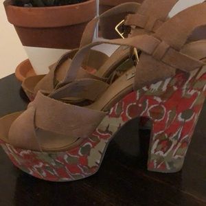 Steve Madden print wedges